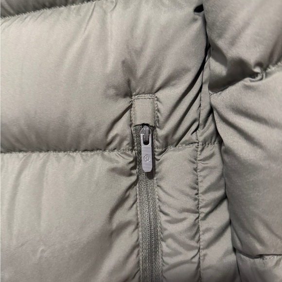 Lululemon Weightless Wunder Reversible Puffer Jacket Size 4 - Picture 10 of 14